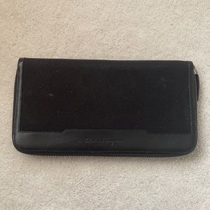 Salvatore Ferregamo Men’s Travel wallet